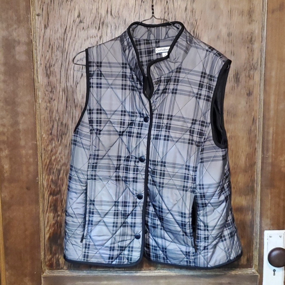 Croft & Barrow plaid vest Medium